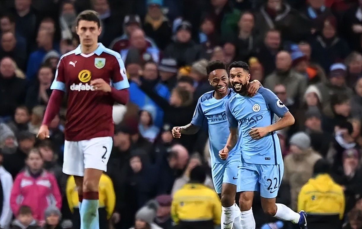 又换一家品牌！库里今日赛前穿上了New Balance（库里赛前又换牌 今日上脚New Balance）