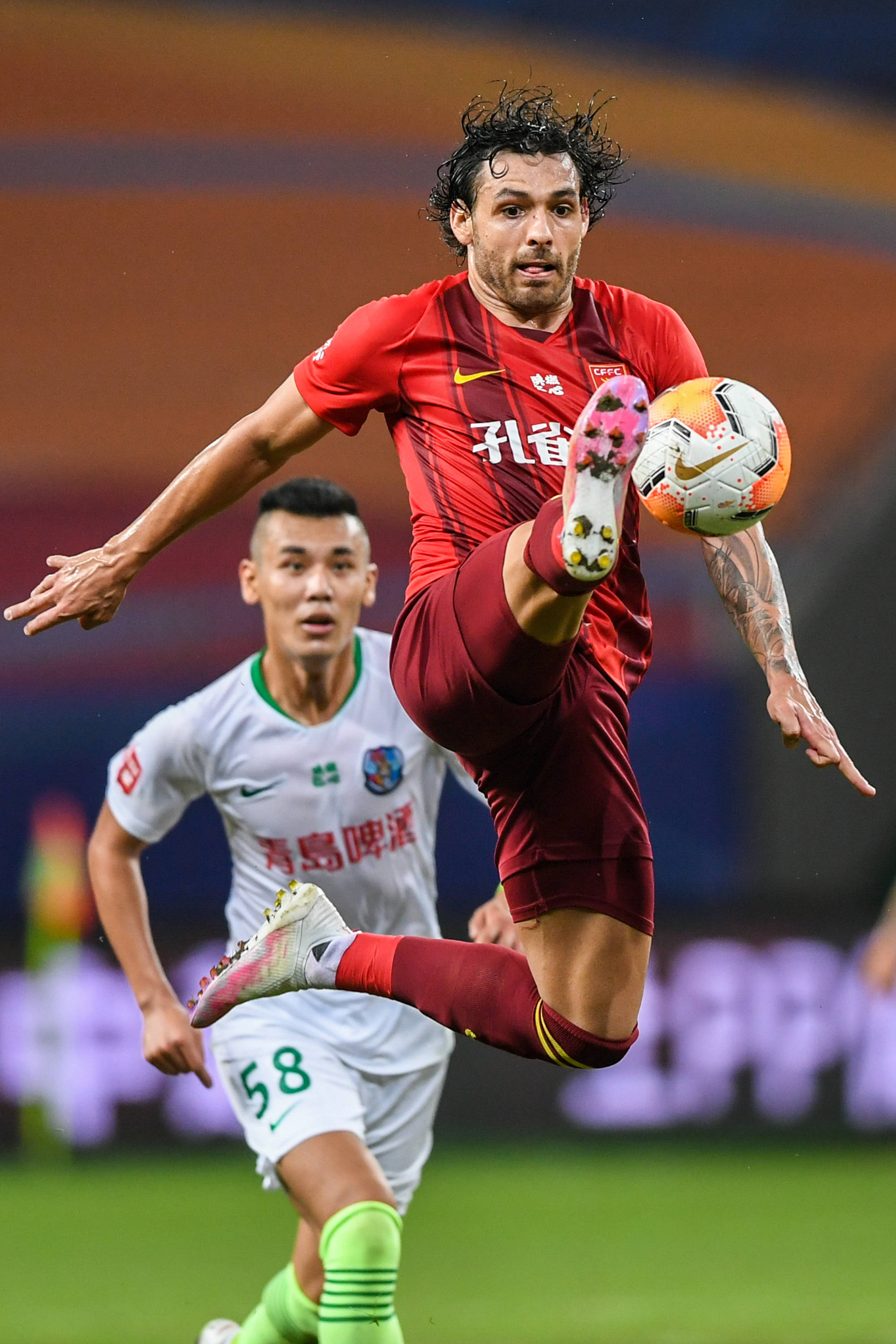 孙兴慜重返北伦敦揭幕壁画并与球迷告别（孙兴慜回归北伦敦出席壁画揭幕，向球迷告别）